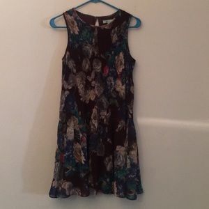 Burgundy floral pattern dress size S